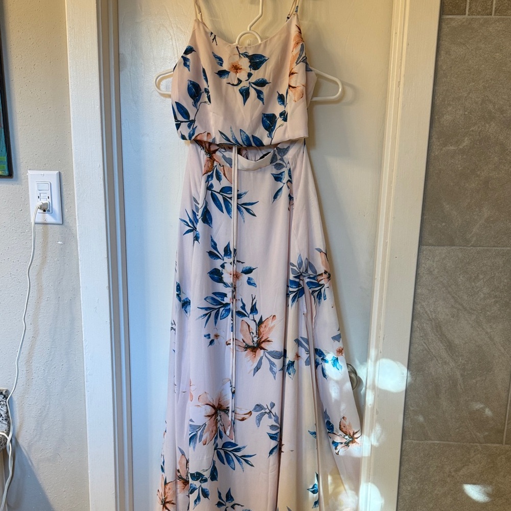 Lulu's light pink floral two piece maxi dress. Worn once!